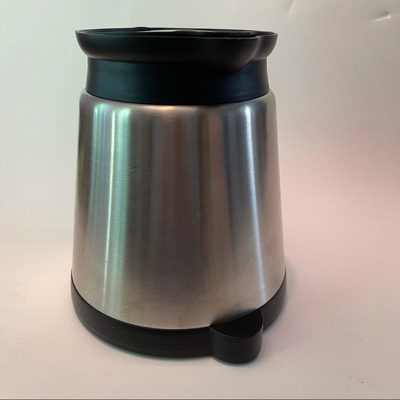 NWOB Keurig 2.0 Carafe Coffee Pot Handheld Handle Silver Black With Water Filter - Picture 4 of 8